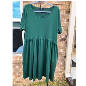 Knee length short sleeve green dress 2xl